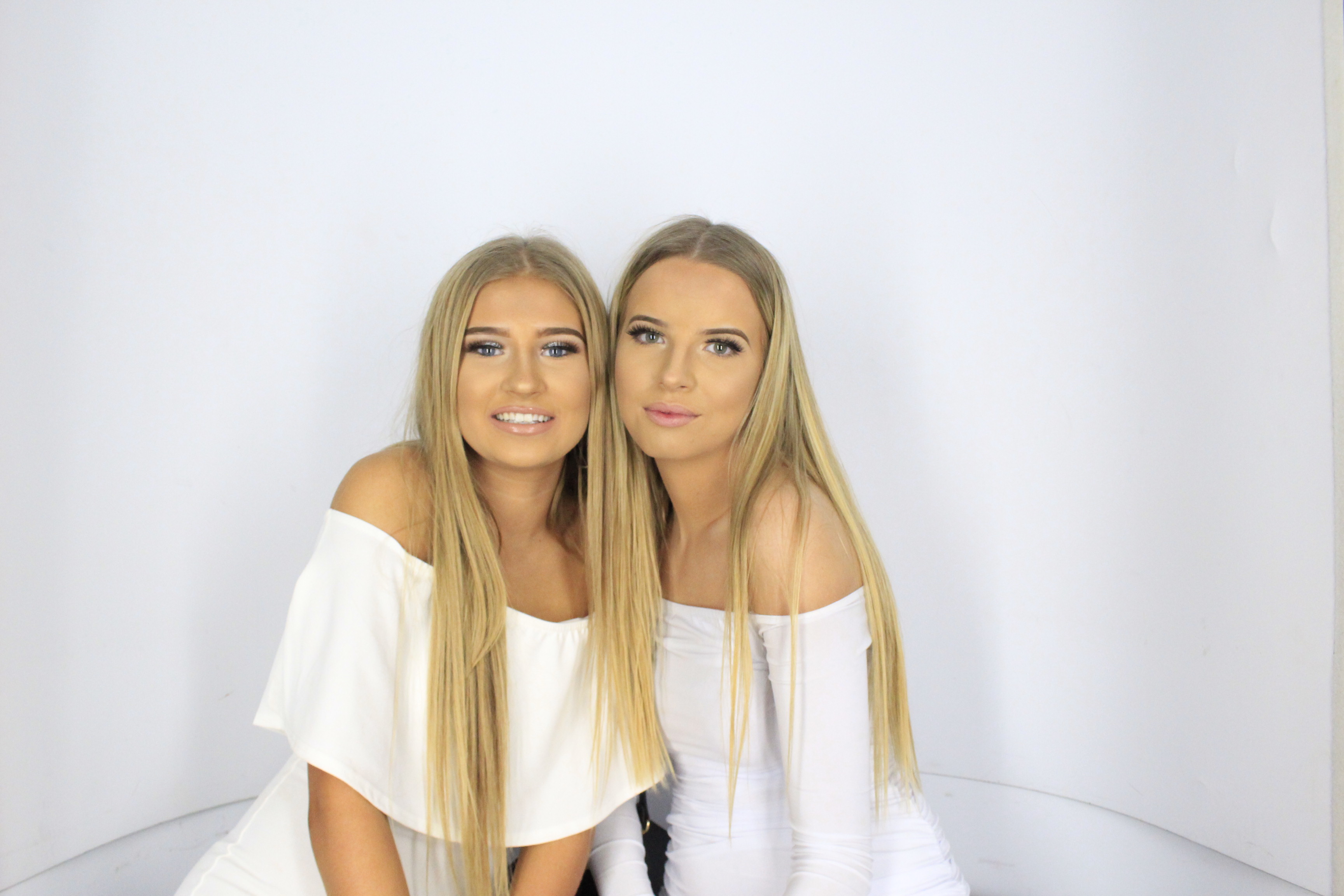 Issy & Alice's 18th Birthday Party | View more photos from the event at gallery.myphotoboothexperience.co.uk/u/MyPhotoBoothExperienceLtd/Issy-Alices-18th-Birthday-Party